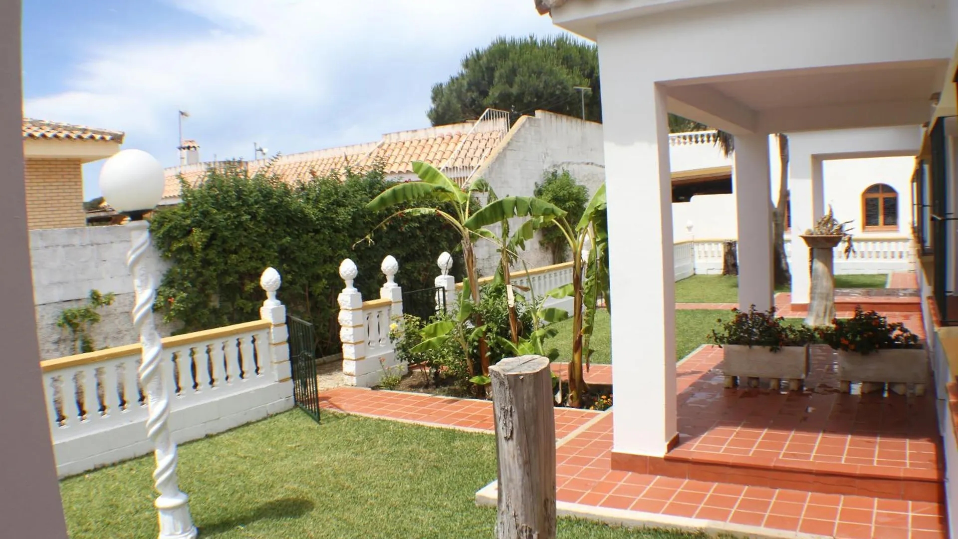 Apartamentos Turisticos Cabo Roche Conil De La Frontera Spain